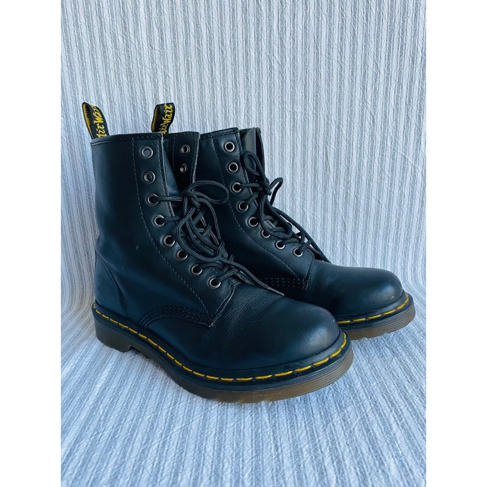 Dr. Martens 1460 Classic Smooth Leather Black Lace Up Boots Women's 7 (UK5 EU38)
